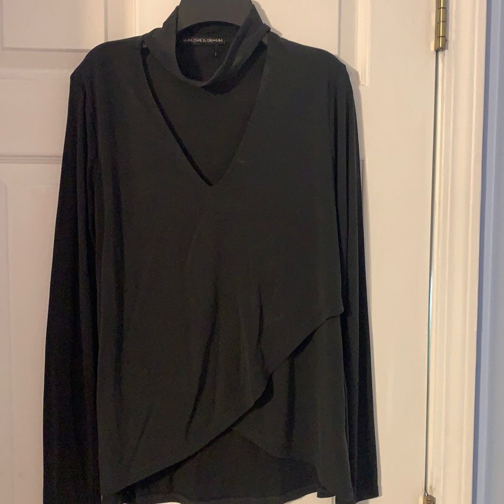 Unique black v-neck with chocker long sleeve